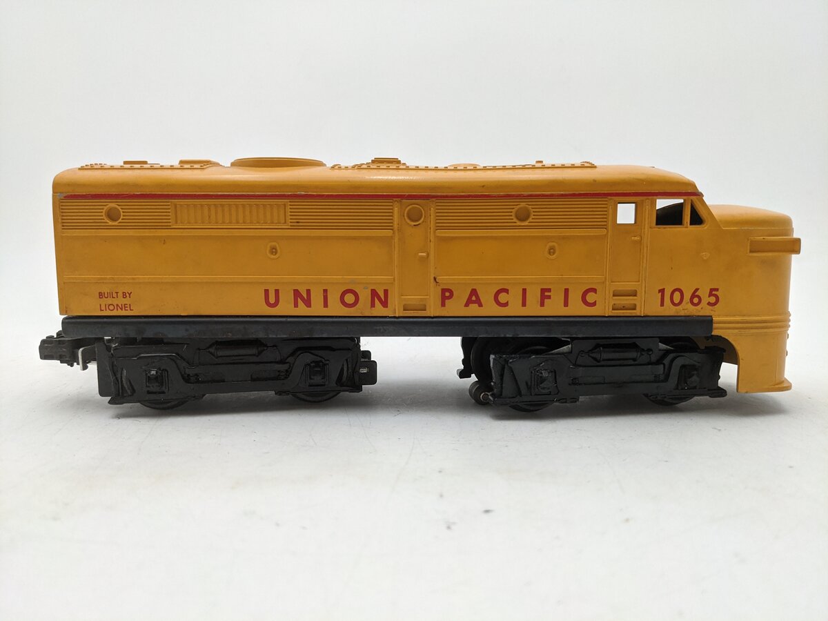 Lionel 1065 Vintage O Union Pacific Alco A Powered Diesel Locomotive VG