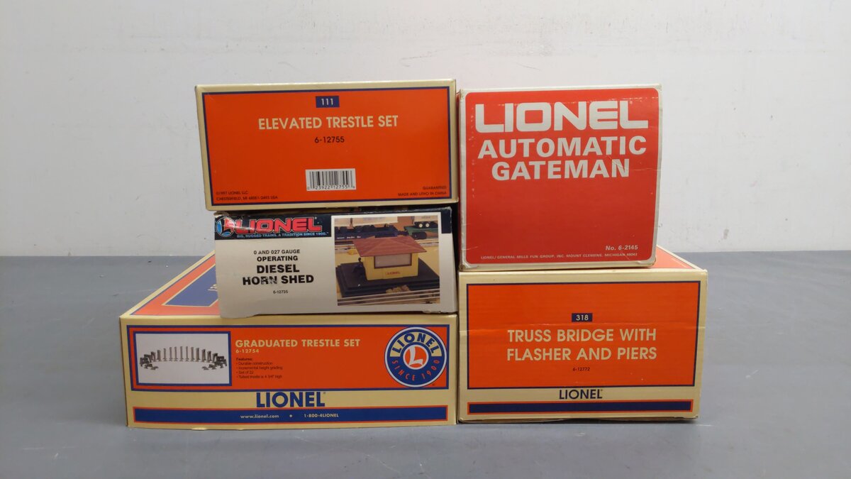 Lionel O Assorted Accessories 6-2145, 6-12772, 6-12735, 6-12755, 6-12754 [5] EX/Box