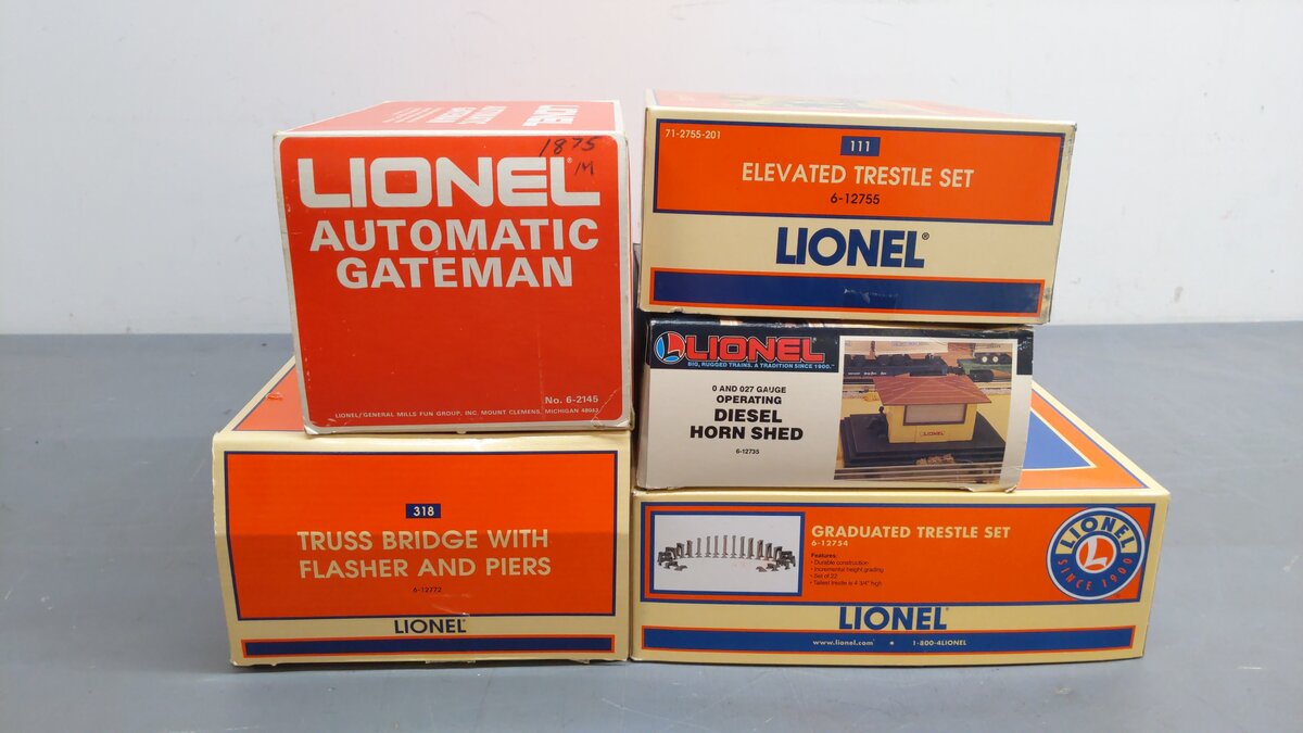 Lionel O Assorted Accessories 6-2145, 6-12772, 6-12735, 6-12755, 6-12754 [5] EX/Box
