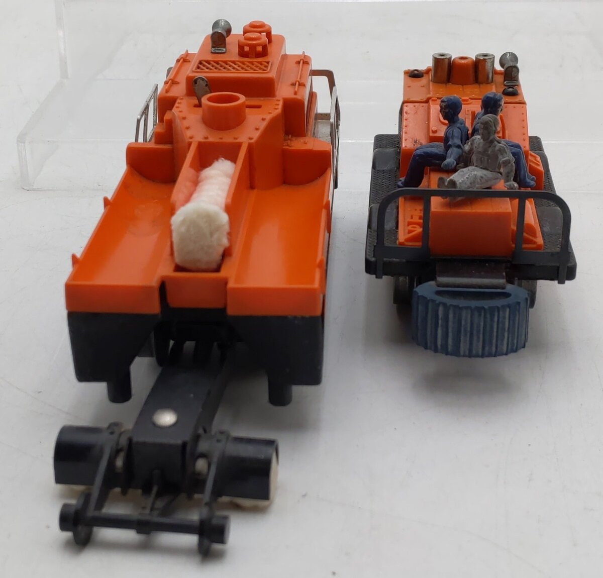Lionel Vintage O Gauge Motorized Cars #50,3927 [2] VG