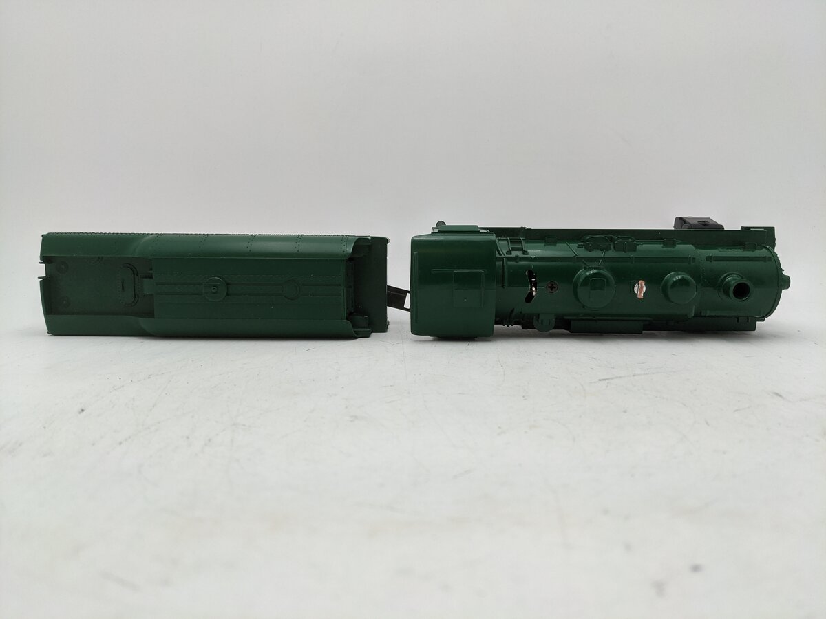 Lionel 6-8302 O Southern 0-4-0 Steam Loco & Tender EX