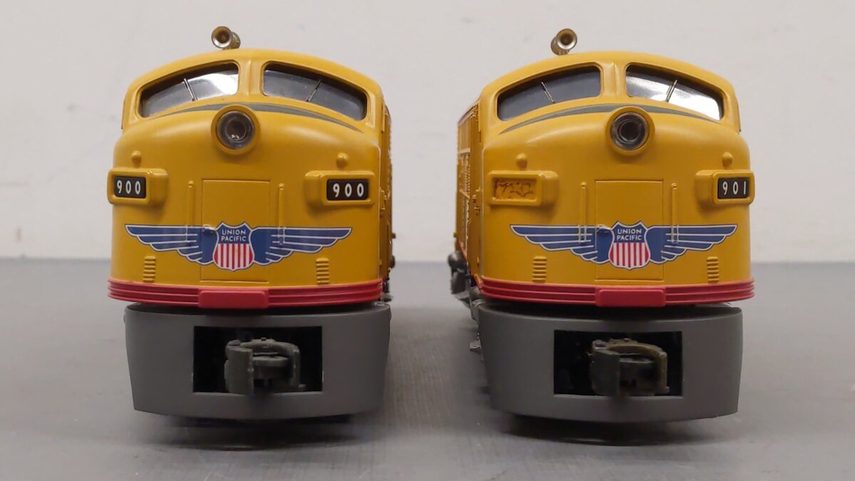 MTH 30-2002 O Union Pacific F-3 Diesel AA Set Engine w/Horn #900/901 EX/Box