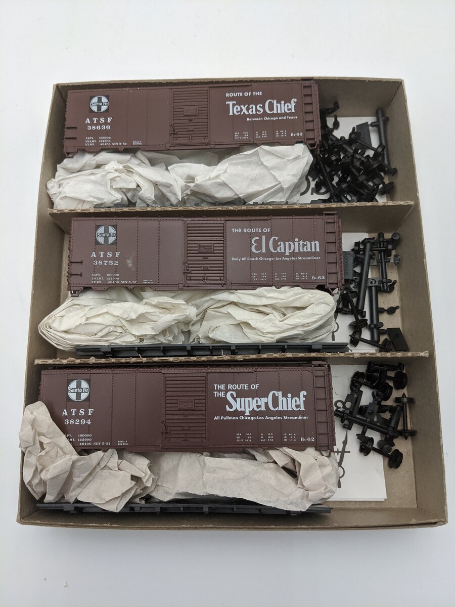 Accurail 3311 HO Scale Santa Fe 40' AAR Boxcars (Set of 3)