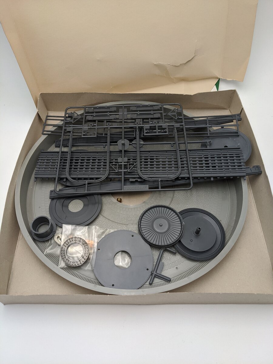 Heljan 804 HO Con-Cor 98' Manual Turntable LN/Box