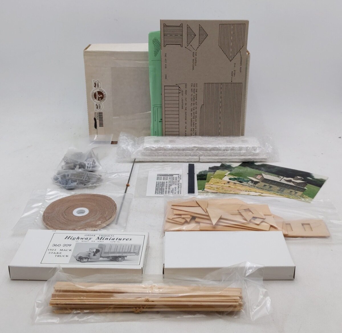 Tom's Railroad Corner 10 HO Wardell Stubblefeild Well and Supply Model Kit NIB