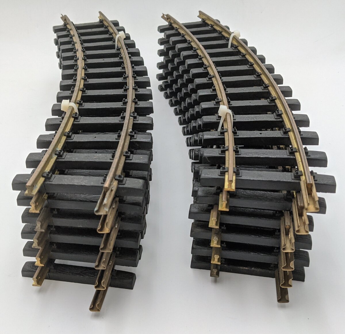 Aristo-Craft 11500 G Euro Brass 5 Ft. Diameter Curved Track Sections (12) VG