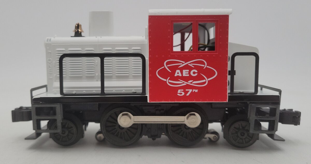 Lionel 6-18583 O Gauge AEC Postwar Celebration Switcher #57 EX/Box