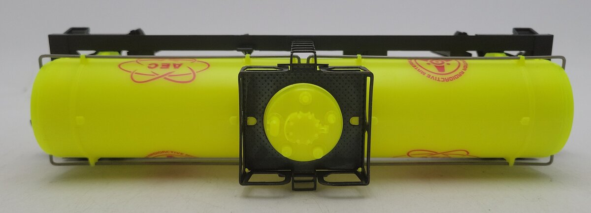 Lionel 6-26102 O Gauge AEC Glow in the Dark Single Dome Tank Car LN/Box
