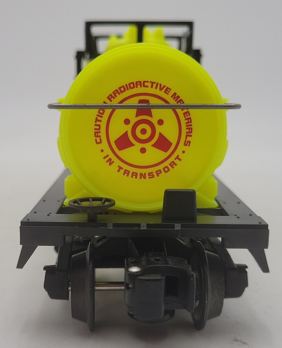 Lionel 6-26102 O Gauge AEC Glow in the Dark Single Dome Tank Car LN/Box