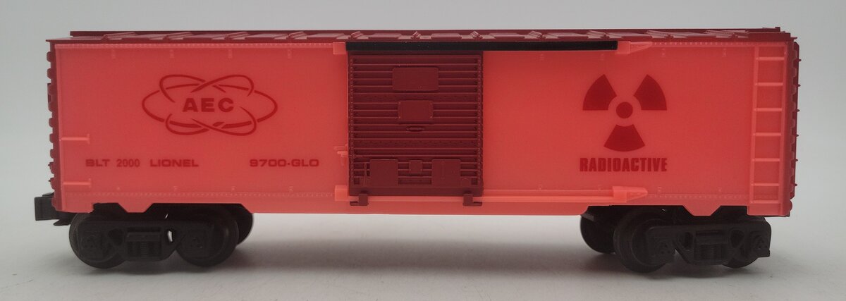 Lionel 6-26288 O Gauge Atomic Energy Commission Glow in the Dark Red Boxcar LN/Box