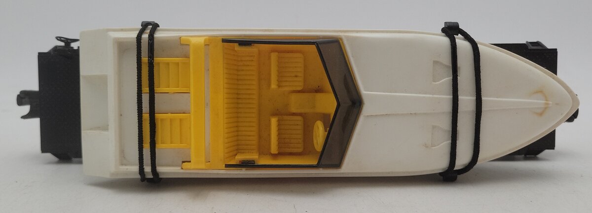 Lionel 6-16661 O Gauge Lionel Flatcar with Motorized Boat EX/Box