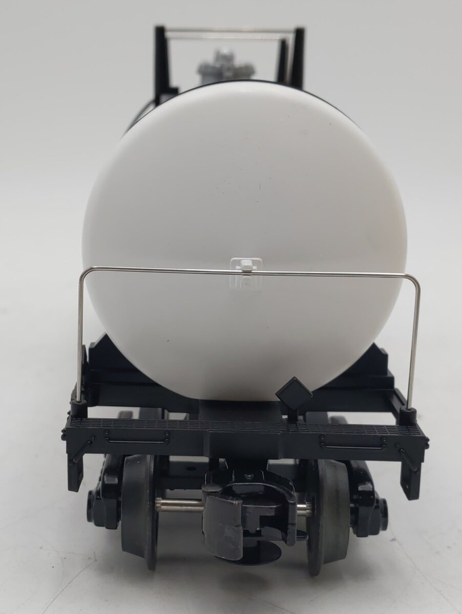MTH 30-7384 O Gauge Chesapeake & Ohio Tank Car #8214 LN/Box