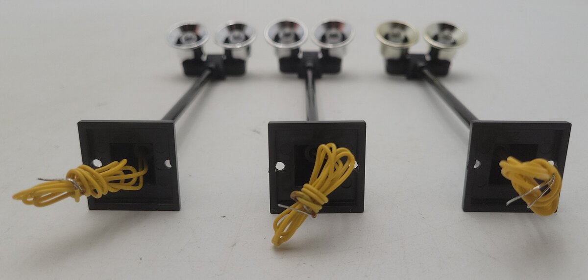 Lionel 6-12927 O Dual Illuminated #65 Yard Lights (Set of 3) EX/Box
