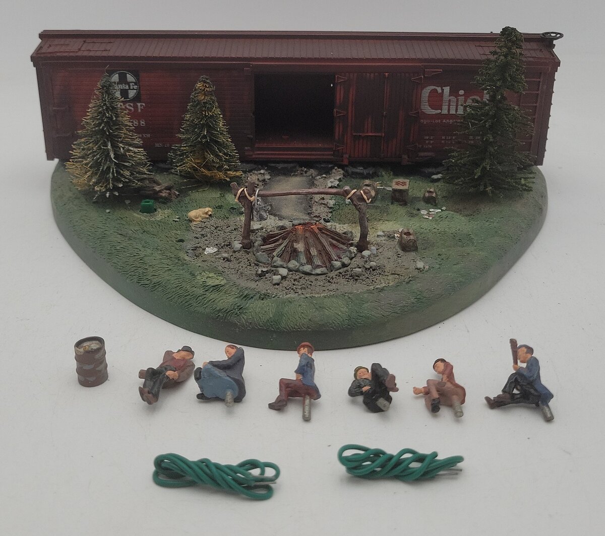 Lionel 6-14080 O Gauge Operating Hobo Hotel LN