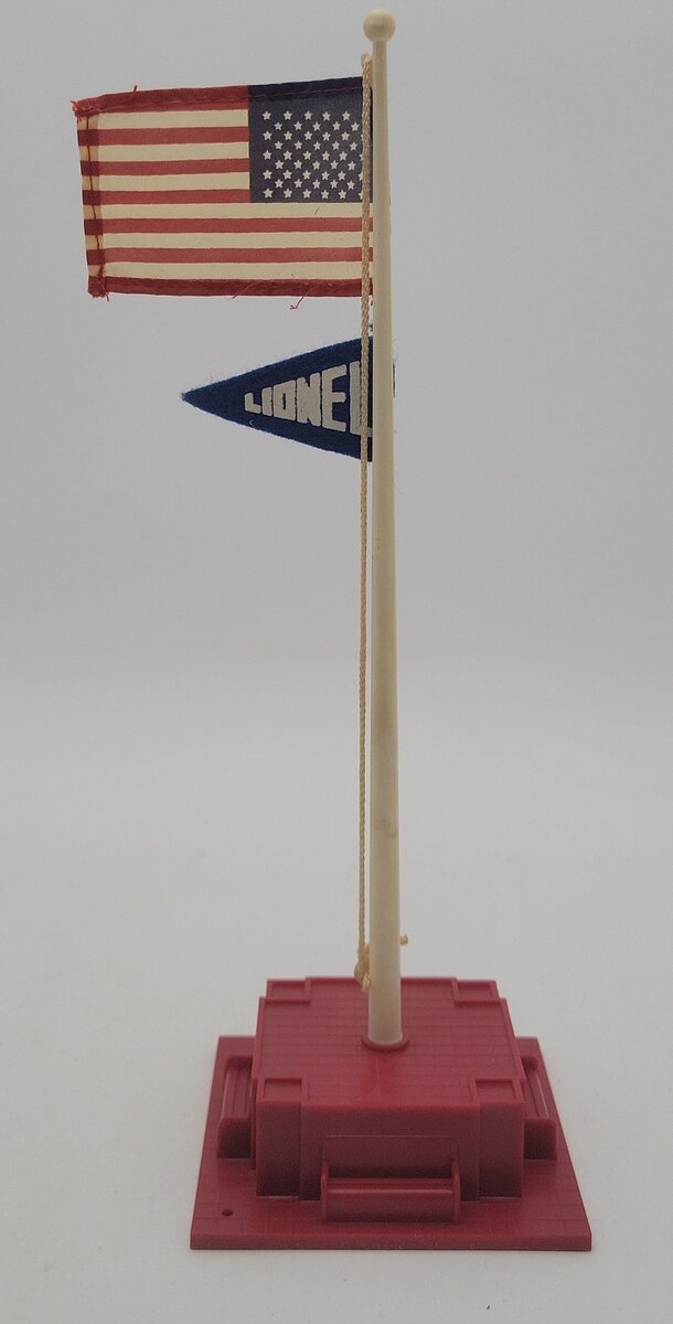 Lionel 6-12898 O/O27 Flag Pole W/ Lionel Pennant Kit EX/Box