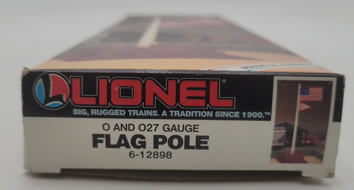 Lionel 6-12898 O/O27 Flag Pole W/ Lionel Pennant Kit EX/Box