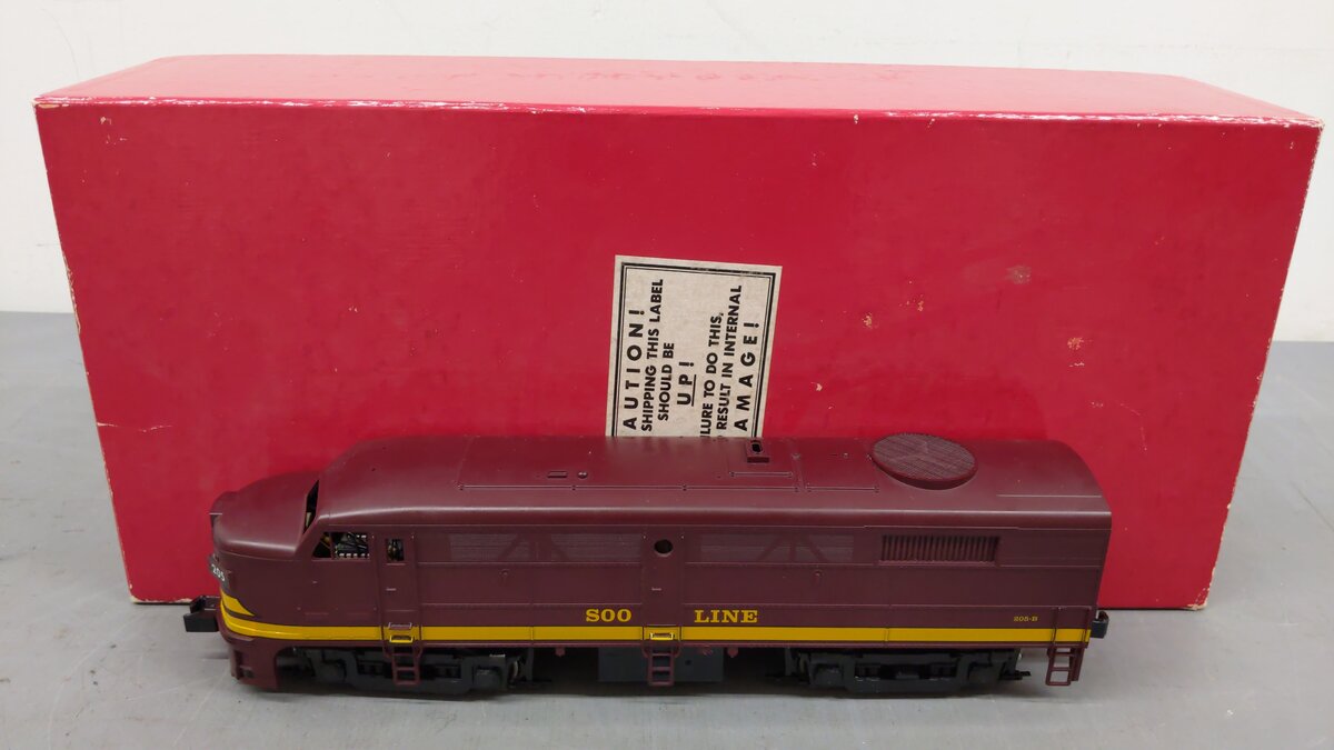 Weaver 6590 O Scale SOO Line Powered A Unit Diesel Locomotive #205-B VG/Box