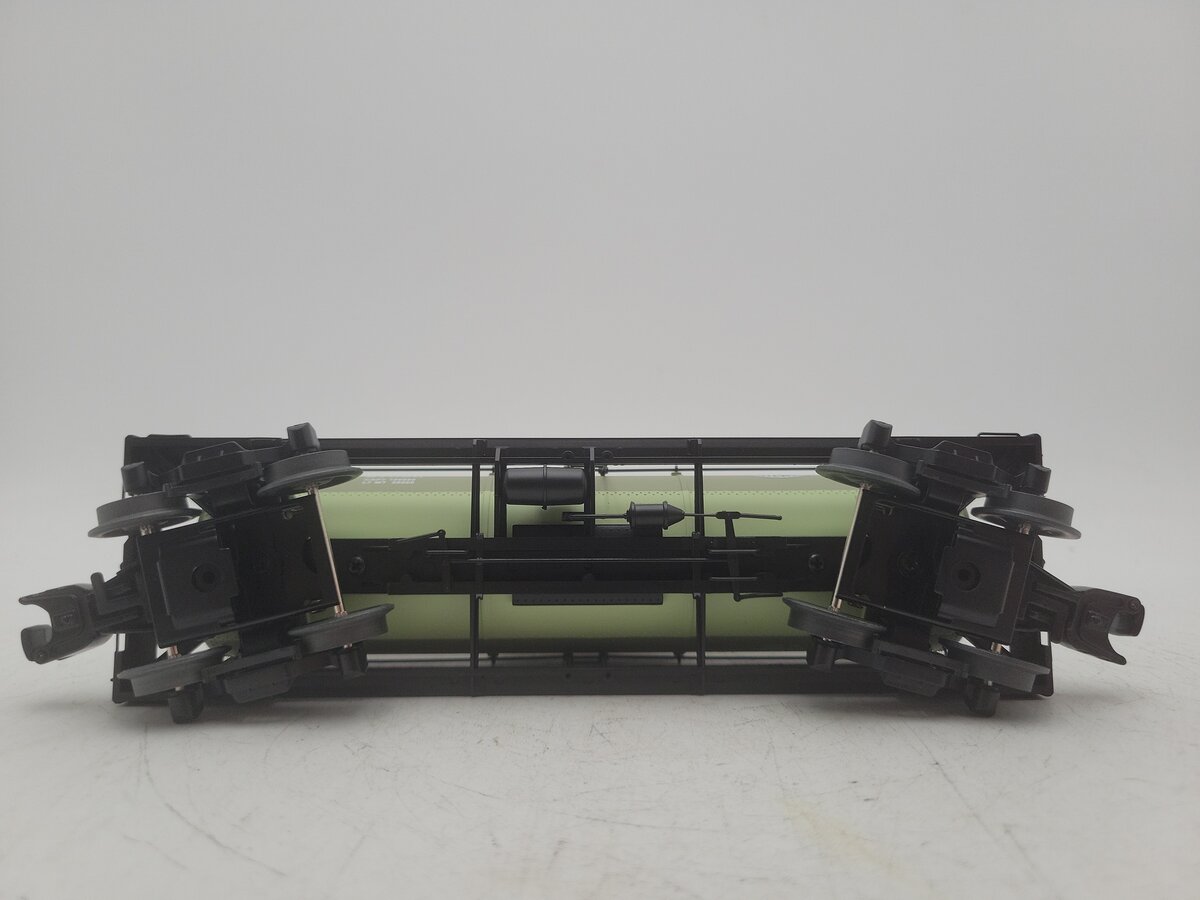 Lionel 6-27090 O Northern Pacific 8000-Gallon Tank Car EX/Box