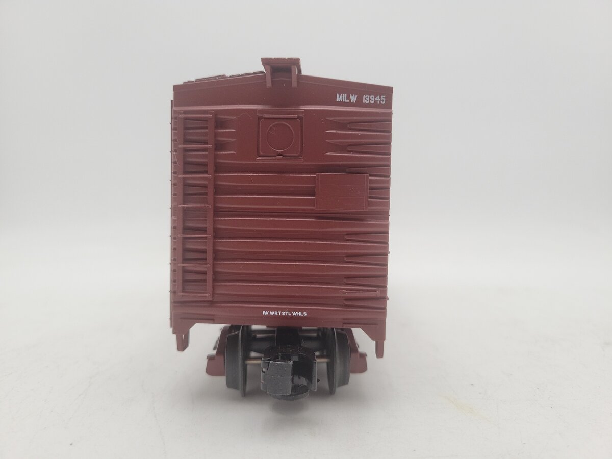 Weaver G25009LD Milwaukee Road Ribbed Boxcar #13945 (3-Rail) EX/Box