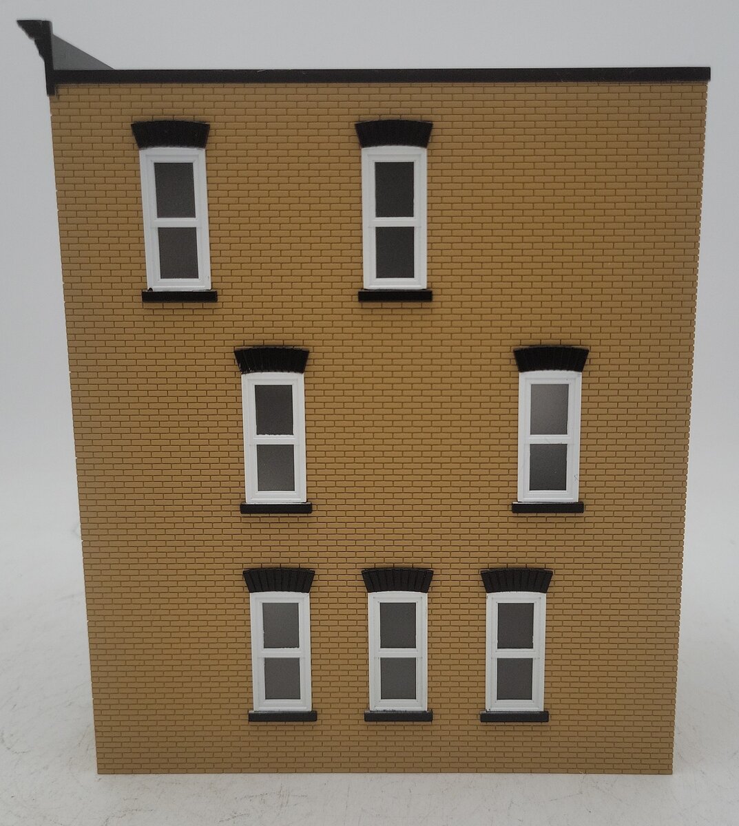 MTH 30-90373 O Scale Tan Brick W/Black Shutters 3-Story Town House #1 LN/Box