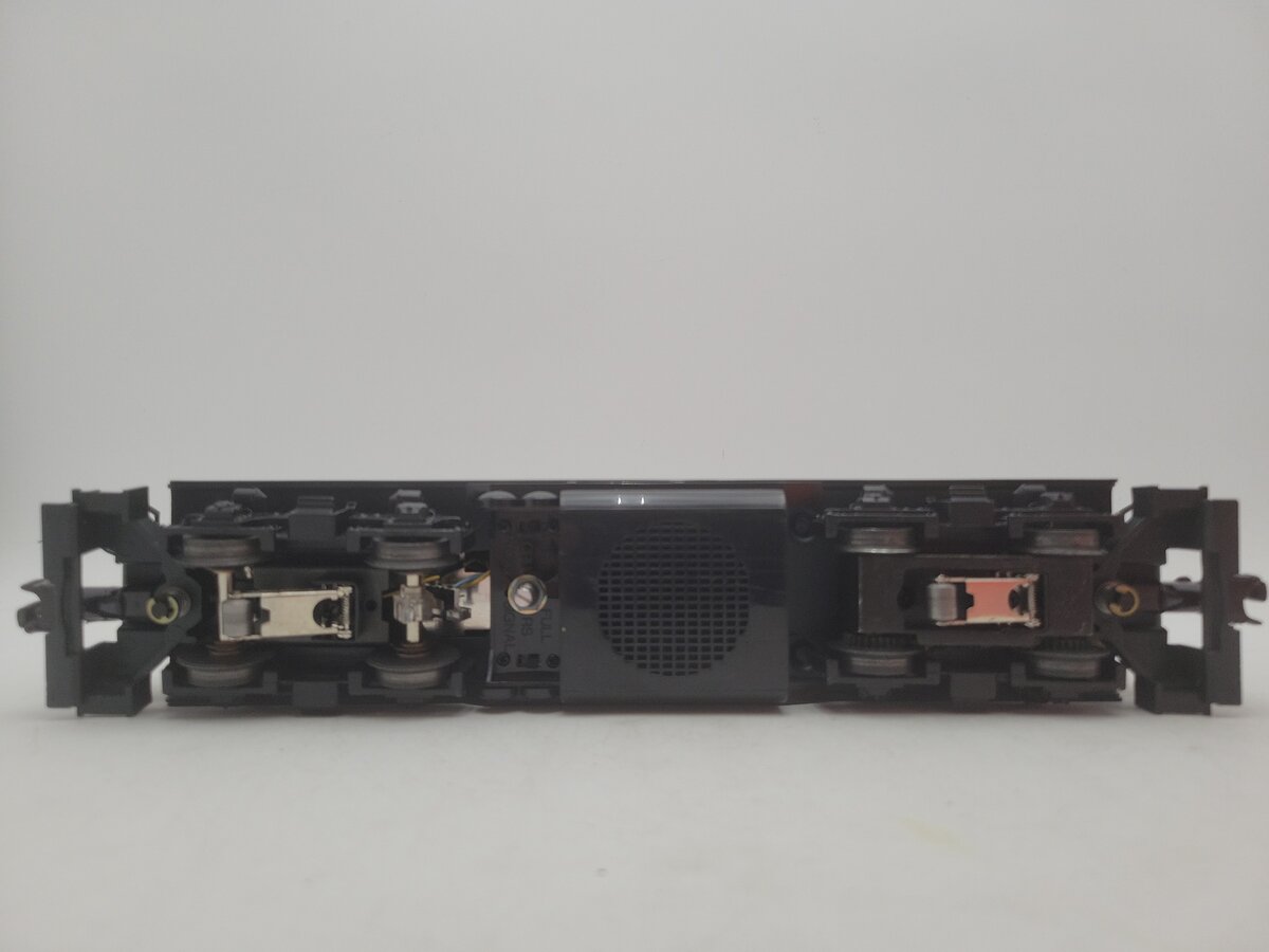 Lionel 6-28517 O Gauge C&NW Command Control Special GP7 Diesel Locomotive #1518 EX/Box