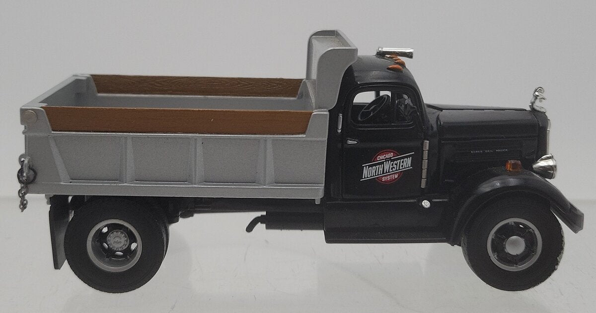 SpecCast 38030 1:50 Chicago North Western Truck Replica EX/Box