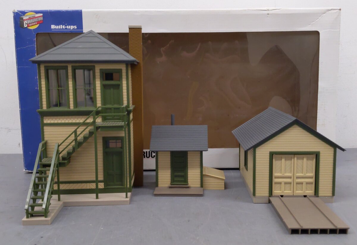 Walthers 933-2703 O Trackside Structures Set - Buildings Only EX/Box