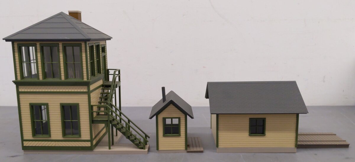 Walthers 933-2703 O Trackside Structures Set - Buildings Only EX/Box