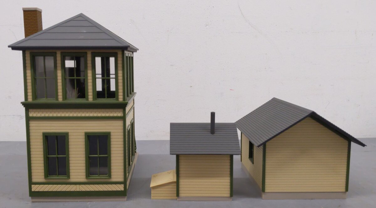 Walthers 933-2703 O Trackside Structures Set - Buildings Only EX/Box
