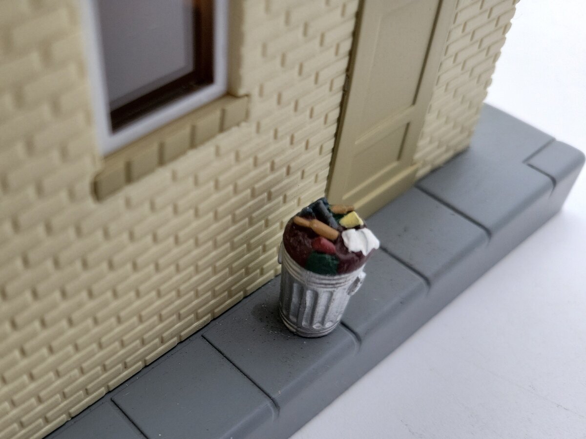MTH 30-90225 O Gauge Renee's Liquor Store 3-Story City Building EX/Box