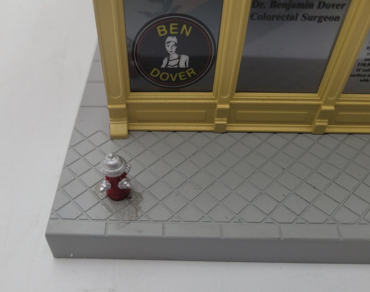 MTH 30-90230 O Gauge Ben Dover Proctologist 2-Story Building VG/Box