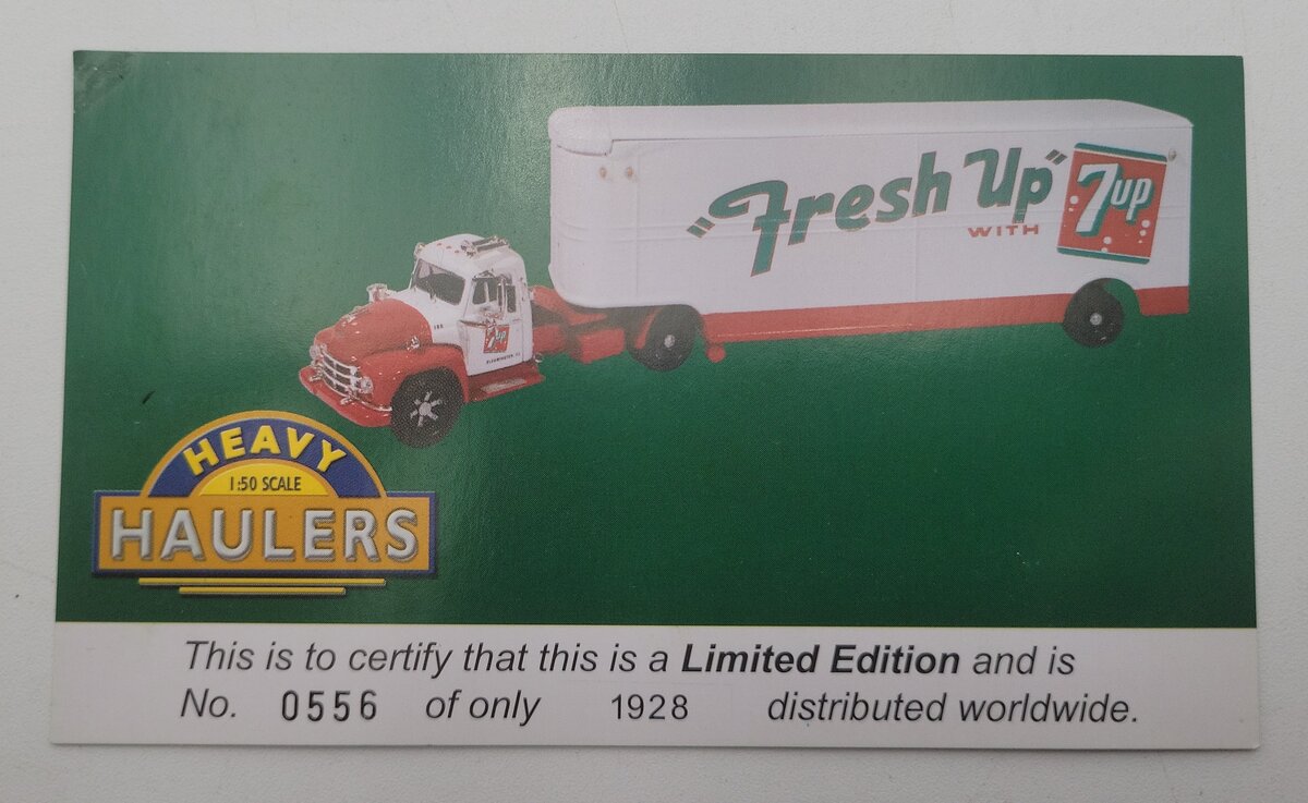 Corgi US52913 1:50 Fresh Up w/7up Diamond T620 Fruhauf w/Skirted Trailer Truck EX/Box