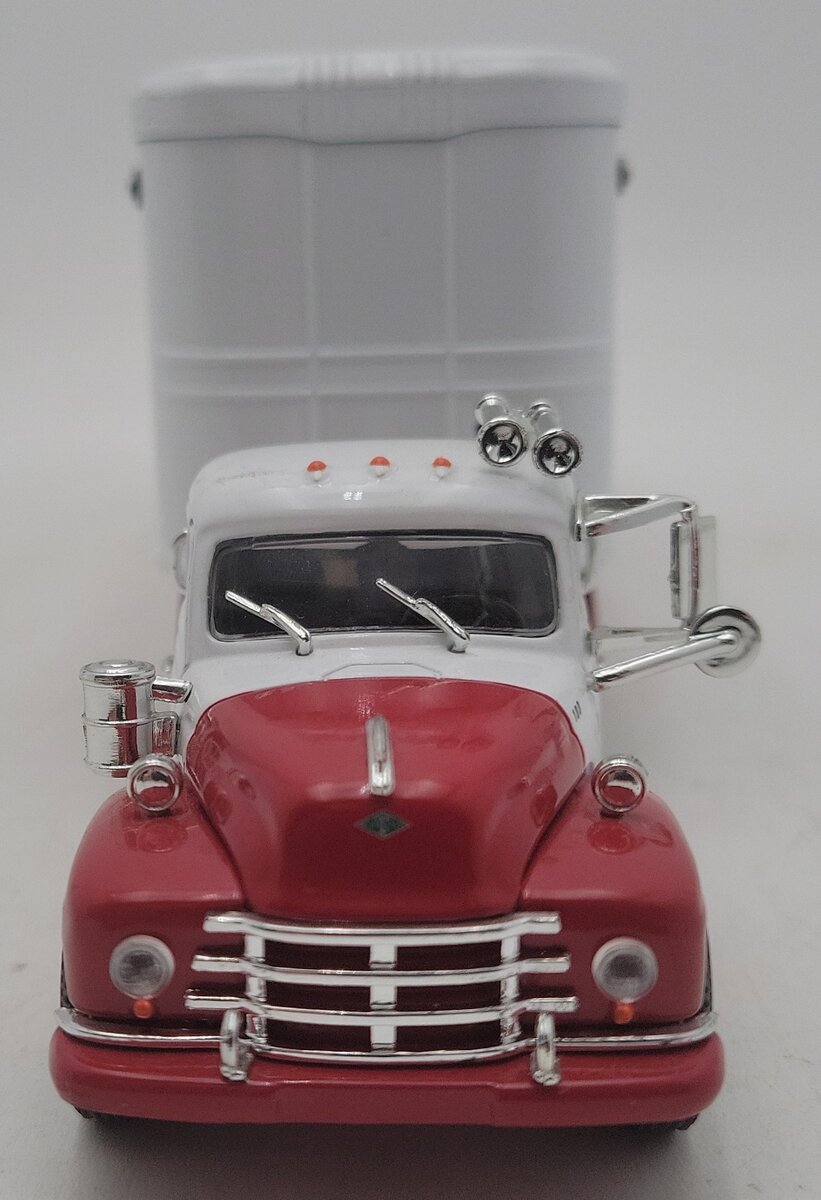 Corgi US52913 1:50 Fresh Up w/7up Diamond T620 Fruhauf w/Skirted Trailer Truck EX/Box