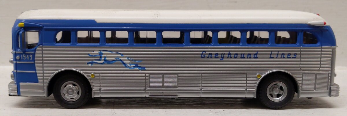 MTH 30-9040 O Gauge Assembled Greyhound Bus Station VG