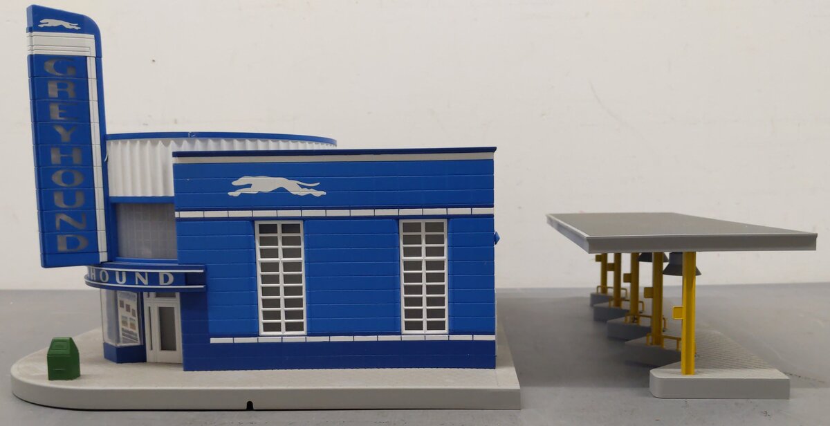 MTH 30-9040 O Gauge Assembled Greyhound Bus Station VG