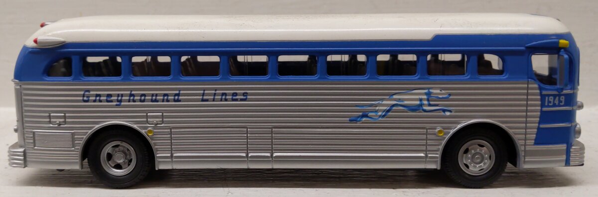 MTH 30-9040 O Gauge Assembled Greyhound Bus Station VG