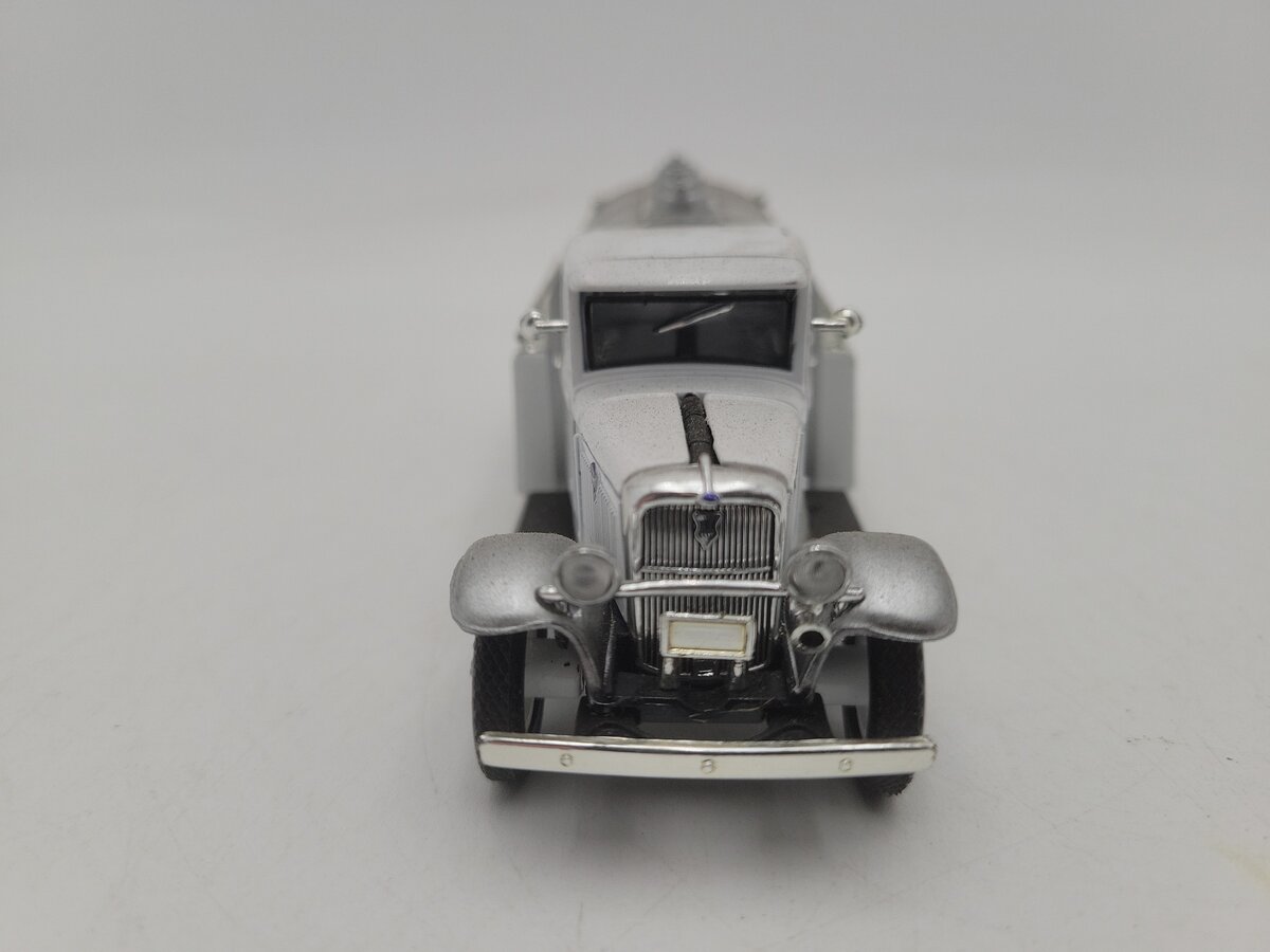 National Motors Museum Mint 18365 1:43 White 1934 Ford Gas Tanker Truck EX/Box