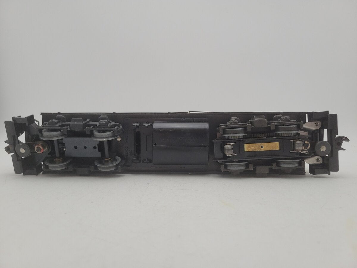Lionel 6-8776 O Chicago & Northwestern GP20 Non-Powered Diesel Locomotive VG