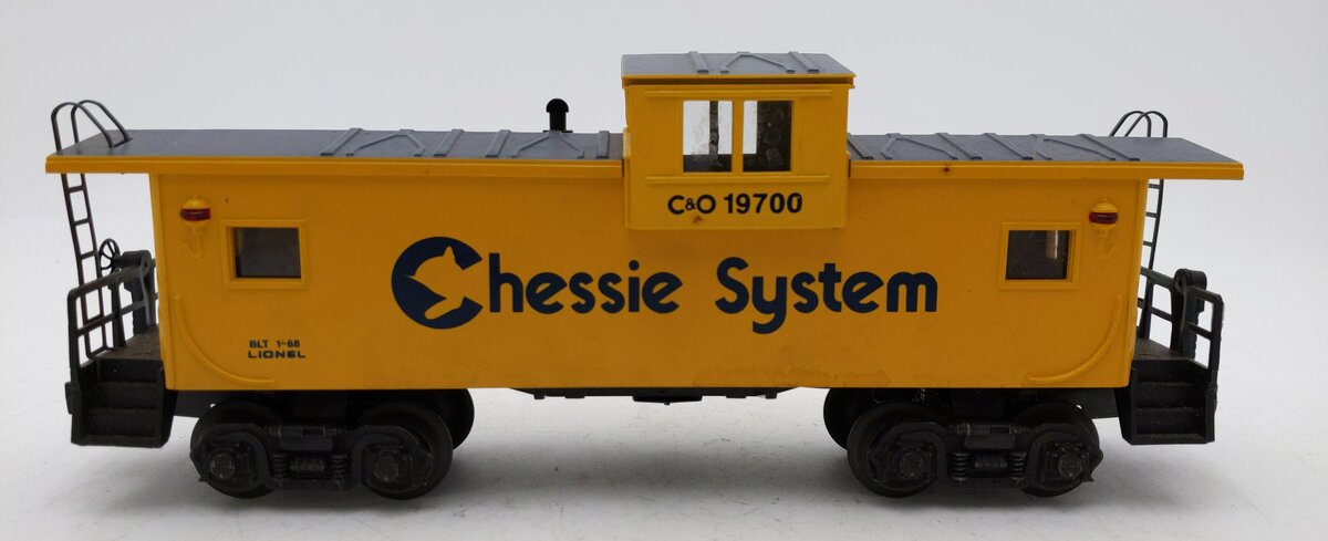 Lionel 6-19700 O Chessie System Extended Vision Illuminated Caboose #19700 EX