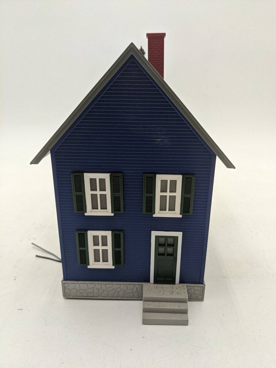 MTH 30-9023 Row House Blue w/ Green Shutters EX