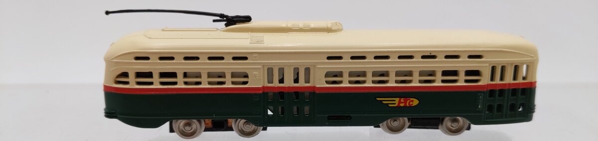 Bachmann 62995 N Scale PCC Streamline Trolley VG