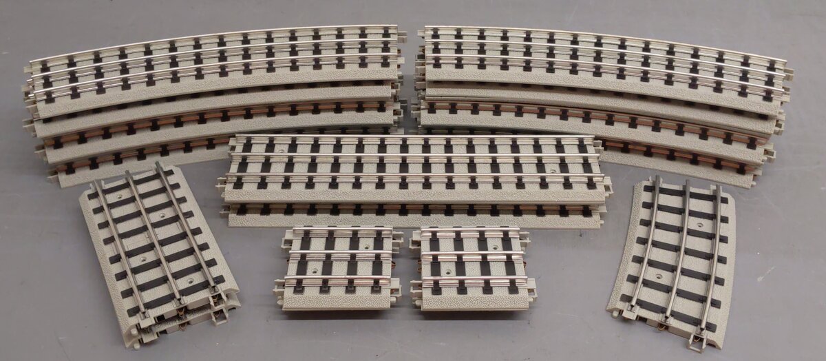 MTH Assorted Standard Gauge Lionel RealTrack Straight/Curved Track [21] EX