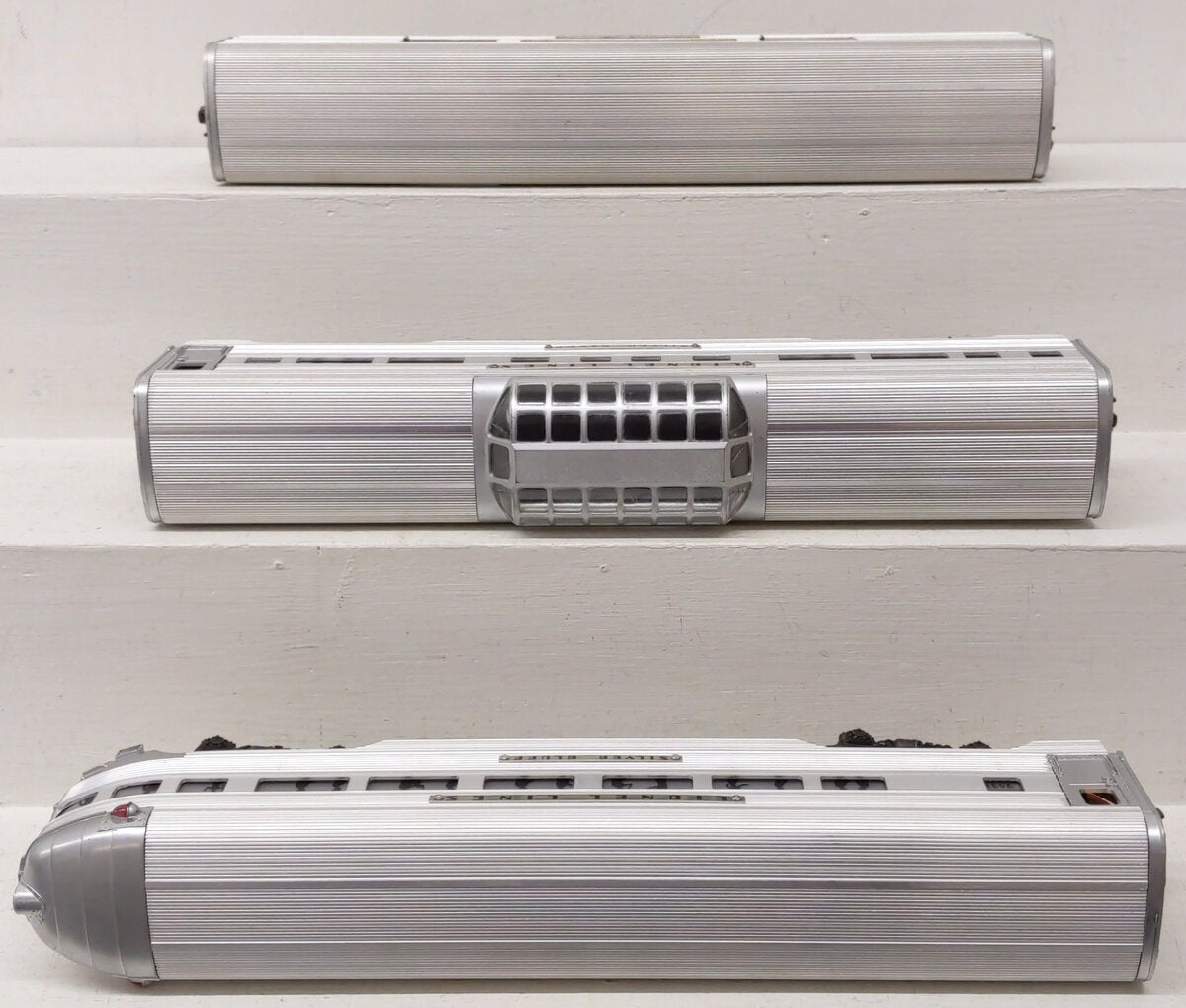 Lionel Vintage O Lionel Lines Aluminum Passenger Cars 2530, 2531, 2532 [3] VG/Box