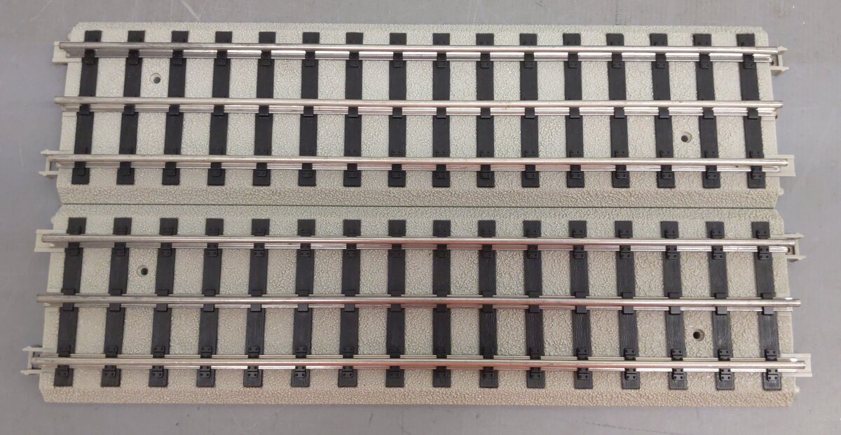 MTH Assorted Standard Gauge Lionel RealTrack Straight/Curved Track [21] EX