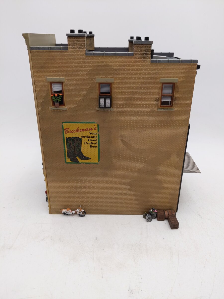 Woodland Scenics BR5843 O Scale Built-&-Ready J.W. Cobbler Building VG