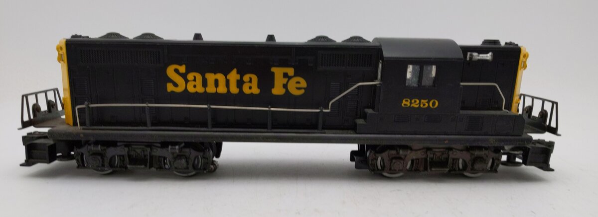 Lionel 6-8250 O Gauge Santa Fe GP9 Powered Diesel Engine #8250 VG