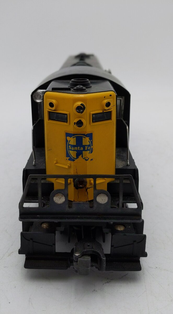 Lionel 6-8250 O Gauge Santa Fe GP9 Powered Diesel Engine #8250 VG