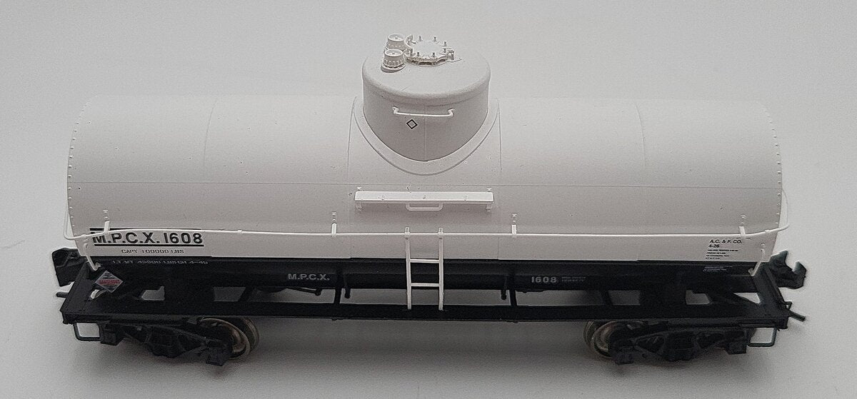 Proto 2000 920-31550 HO Scale Magnolia Petroleum Company Tank Car #1608 LN/Box