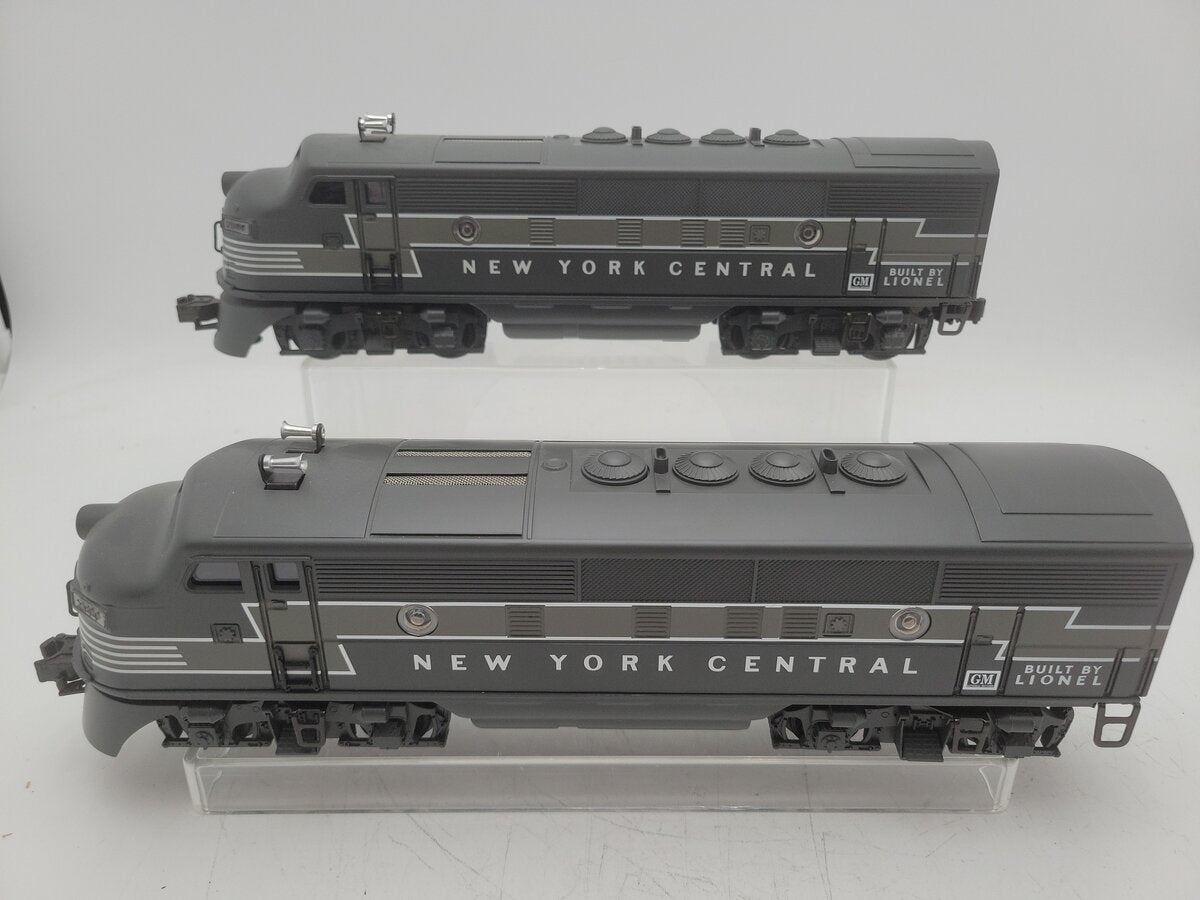 Lionel 6-38310 O Gauge New York Central AA Diesel Locomotive Set #2344 EX