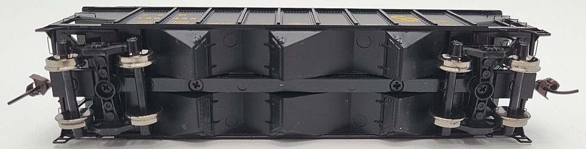 Athearn 95604 HO Scale Chesapeake & Ohio 40' 3 Bay Ribbed Hopper #150458 EX/Box